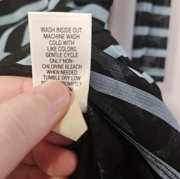 Dana buchman long sleeve blouse! - Picture 4 of 6